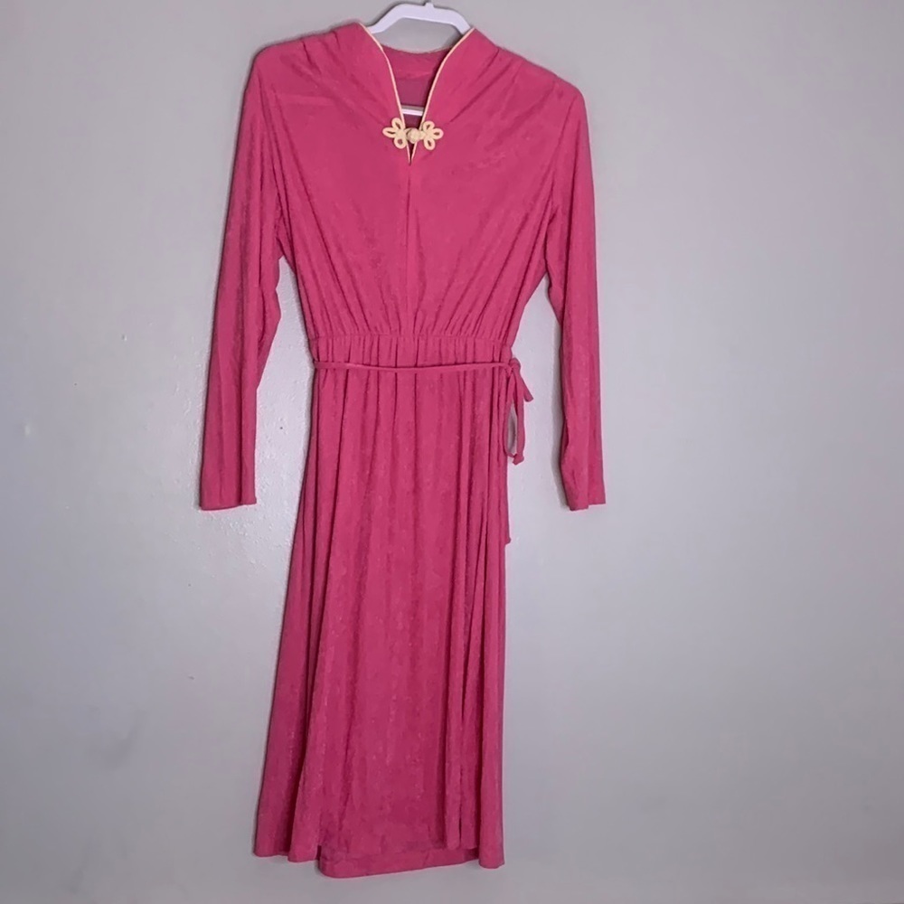 Vintage 1970s bubble gum pink long sleeve v neck house dress shirt small /medium